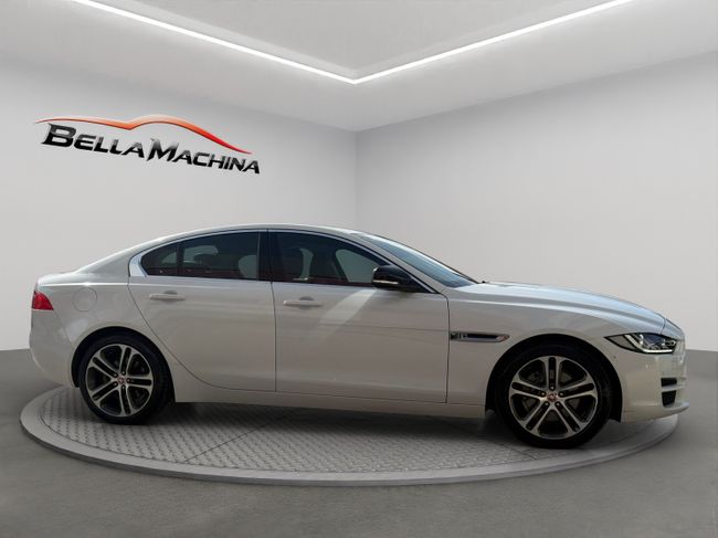 Jaguar XE 2.0D I4 132kW(180CV) RWD AT R-Dynamic SE