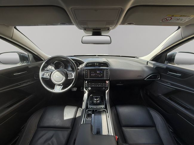 Jaguar XE 2.0D I4 132kW(180CV) RWD AT R-Dynamic SE