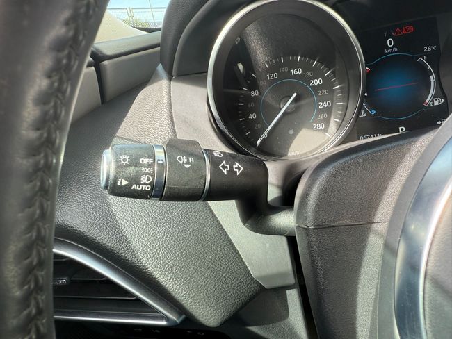 Jaguar XE 2.0D I4 132kW(180CV) RWD AT R-Dynamic SE