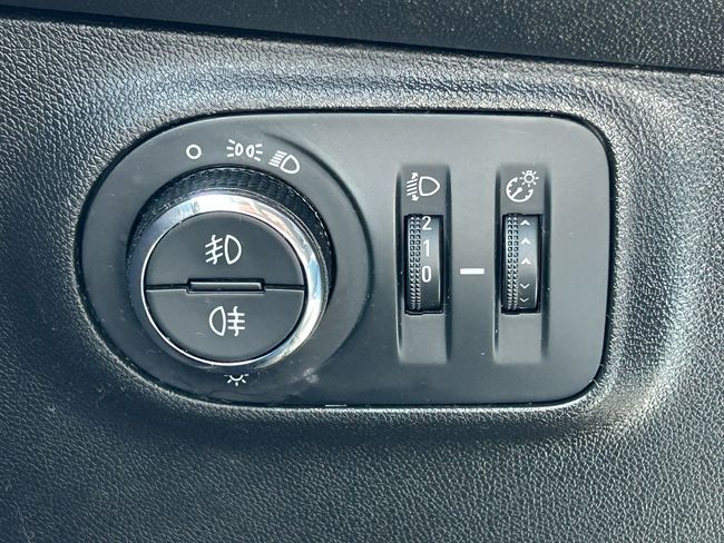 Opel Corsa 1.4 66kW (90CV) Selective Pro