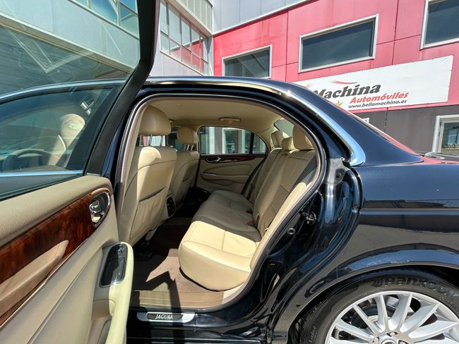 Jaguar XJ XJ6 2.7D V6 Executive