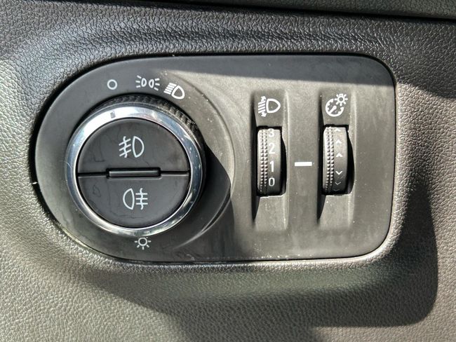 Opel Corsa 1.4 66kW (90CV) Selective Pro