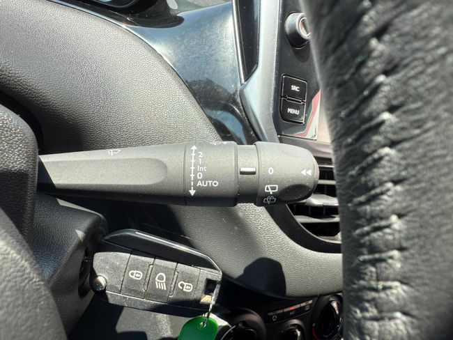 Peugeot 208 5P Signature 1.2L PureTech 60KW (82CV)