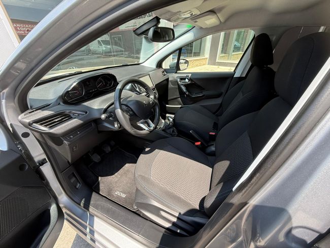 Peugeot 208 5P Signature 1.2L PureTech 60KW (82CV)