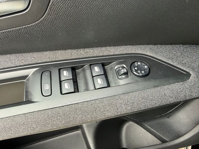 Peugeot 5008 Active 1.5L BlueHDi 96kW (130CV) S&S