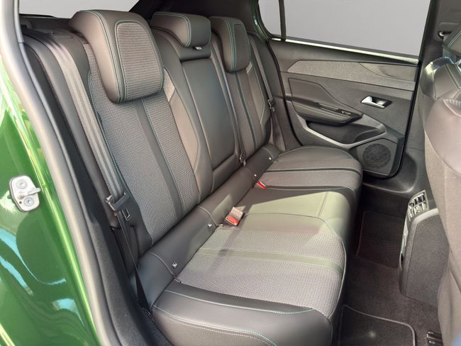 Peugeot 308 5P Allure BlueHDi 130 S&S EAT8