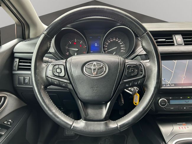 Toyota Avensis 2.0 150D ADVANCE