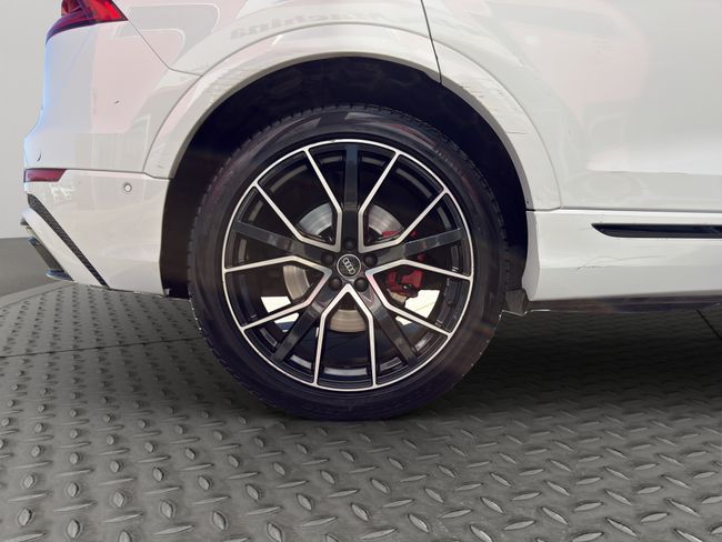 Audi Q8 55 TFSI S Line Plus 250kW quattro tip