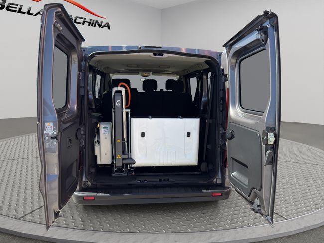 Opel Vivaro L1 9 PLAZAS