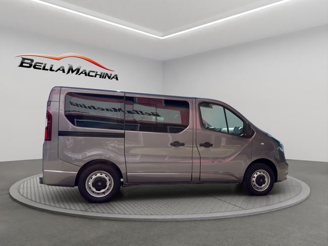 Opel Vivaro L1 9 PLAZAS