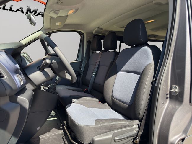 Opel Vivaro L1 9 PLAZAS