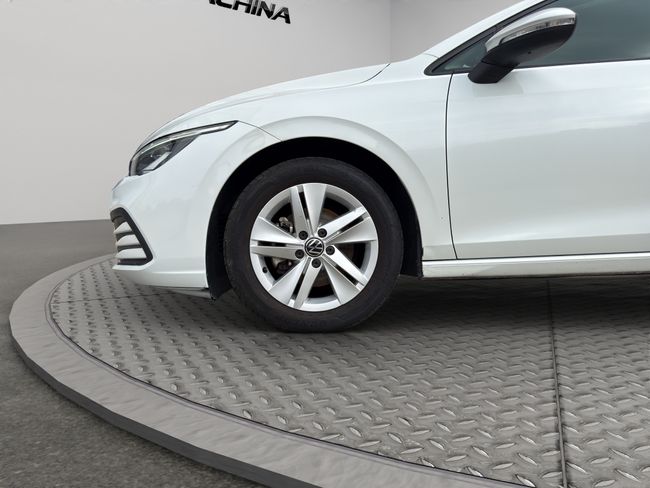 Volkswagen Golf Life 1.5 TSI 96kW (130CV)