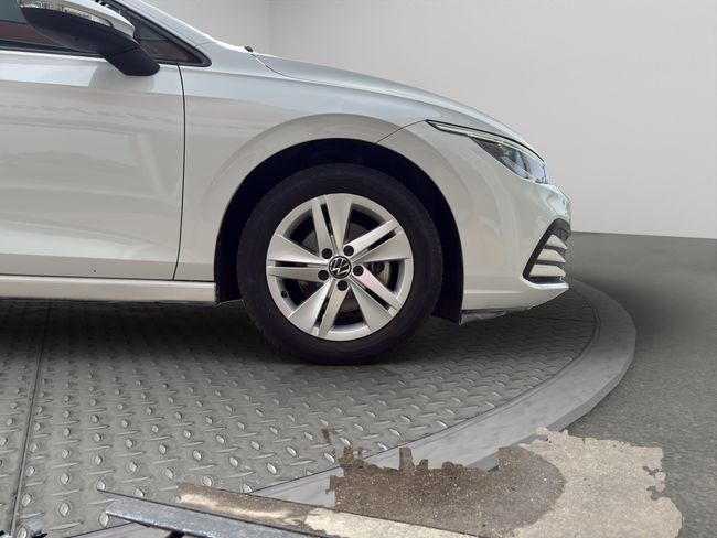 Volkswagen Golf Life 1.5 TSI 96kW (130CV)