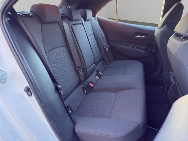 Toyota Corolla 1.8 125H ACTIVE TECH E-CVT