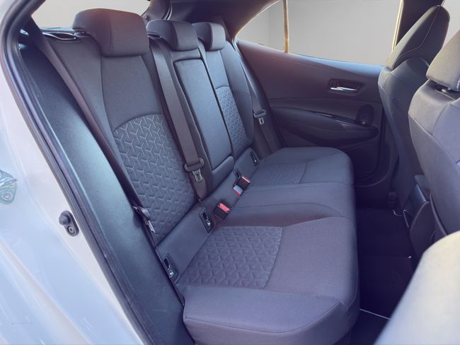 Toyota Corolla 1.8 125H ACTIVE TECH E-CVT