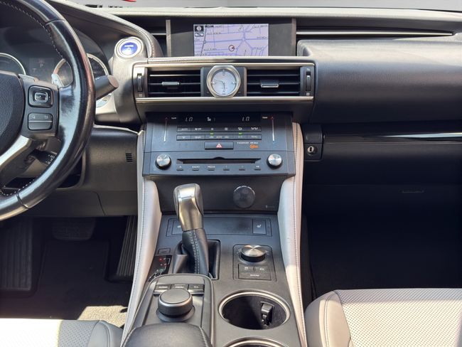 Lexus RC 2.5 300h Executive