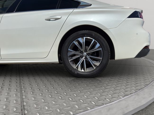 Peugeot 508 5P Allure BlueHDi 130 S&S EAT8