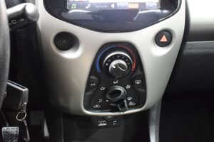 Toyota Aygo 1.0 XPLAY 70 CV AUTO  - Foto 14