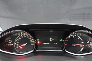 Peugeot 308 ALLURE BLUEHDI 130 SS 6 VEL - Foto 9