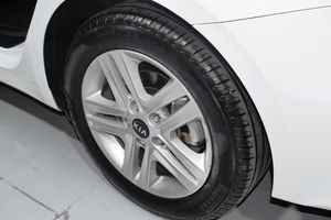 Kia Ceed TOURER 1.6 MHEV IMT 100KW DRIVE - Foto 24