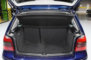 Volkswagen Golf IV HIGHLINE 1.6 100CV - Foto 7