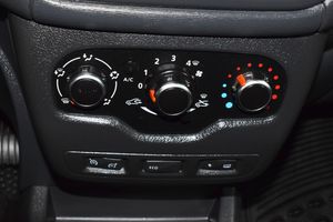 Dacia Dokker Essential 1.6 75kW (100CV) GLP -18 4 P - Foto 25