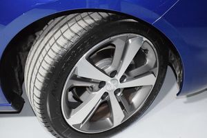 Peugeot 308 SW Allure 1.5 BlueHDi 96KW (130CV) - Foto 34