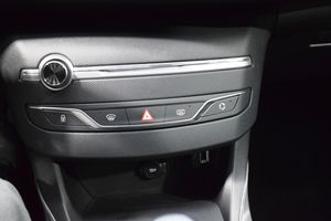 Peugeot 308 SW Allure 1.5 BlueHDi 96KW (130CV) - Foto 27
