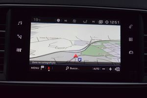 Peugeot 308 SW Allure 1.5 BlueHDi 96KW (130CV) - Foto 23