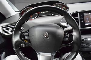 Peugeot 308 SW Allure 1.5 BlueHDi 96KW (130CV) - Foto 32