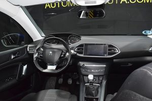 Peugeot 308 SW Allure 1.5 BlueHDi 96KW (130CV) - Foto 13