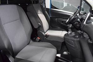 Peugeot Partner Premium Standard 1000kg BlueHDi 73kW 4 P - Foto 17