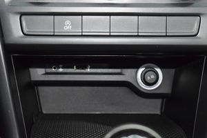 Volkswagen Touran Business & Navi 1.6 TDI 85kW (115CV) 7 PLZ - Foto 35