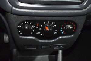 Dacia Dokker Essential 1.6 75kW (100CV) GLP -18 4 Puertas - Foto 32