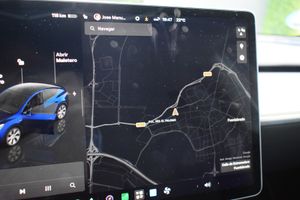 Tesla Model Y Gran autonomía Tracción integral - Foto 18