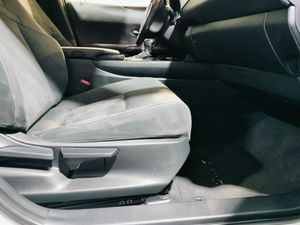 Lexus UX 2.0 250h Business  - Foto 21