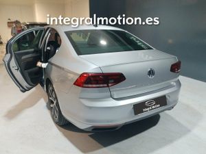 Volkswagen Passat Executive 2.0 TDI 110kW (150CV)  - Foto 6