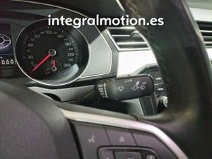Volkswagen Passat Executive 2.0 TDI 110kW (150CV)  - Foto 14