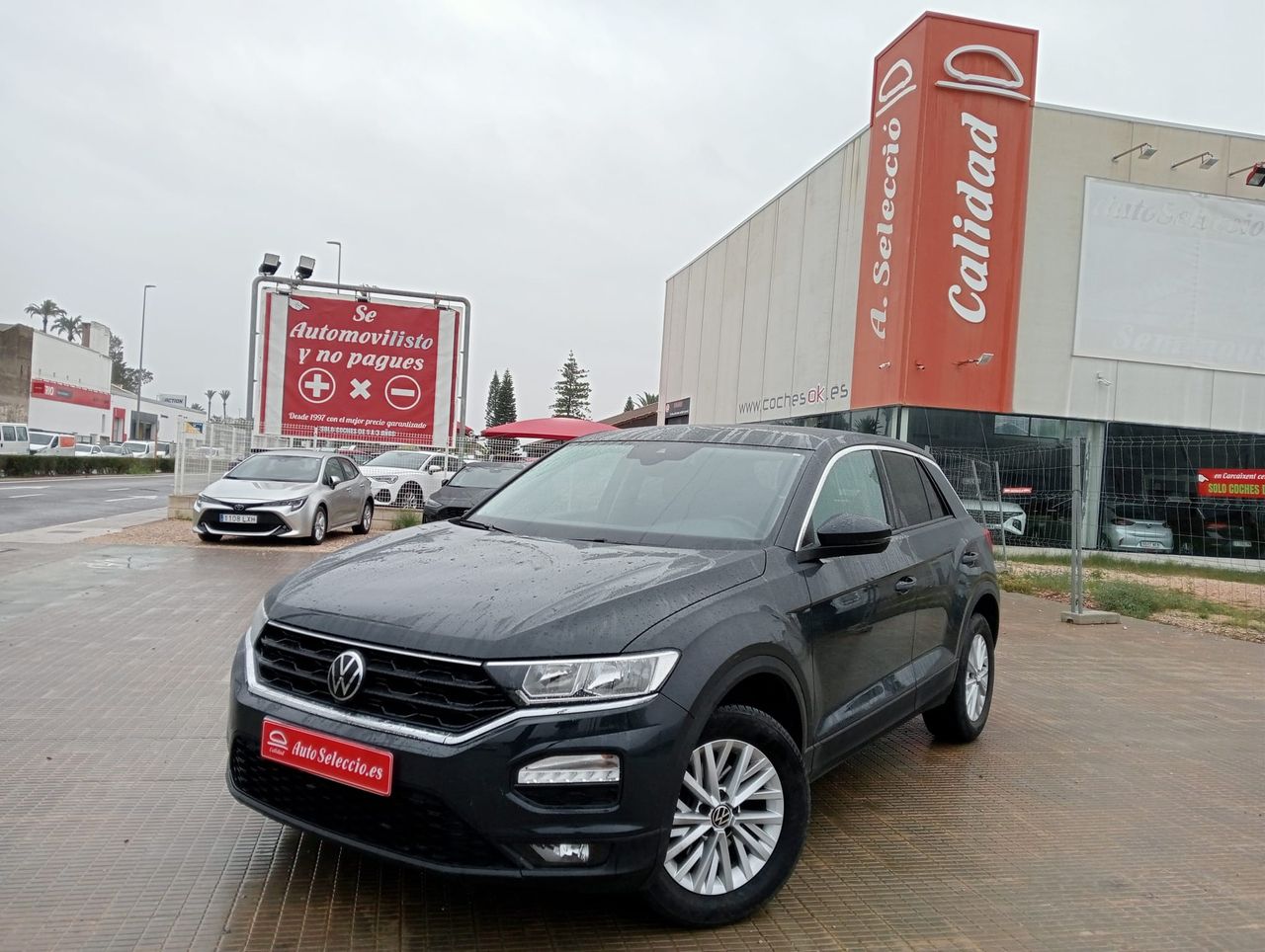 Volkswagen T-Roc Edition 1.0 TSI 81kW (110CV) gris 2022  - Foto 1