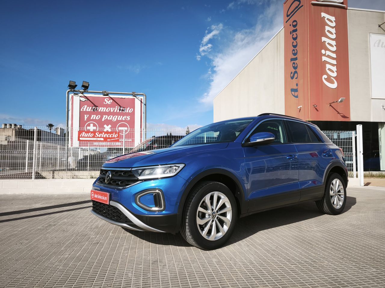 Volkswagen T-Roc Life 1.5 TSI 110kW (150CV) DSG Automático azul  - Foto 1