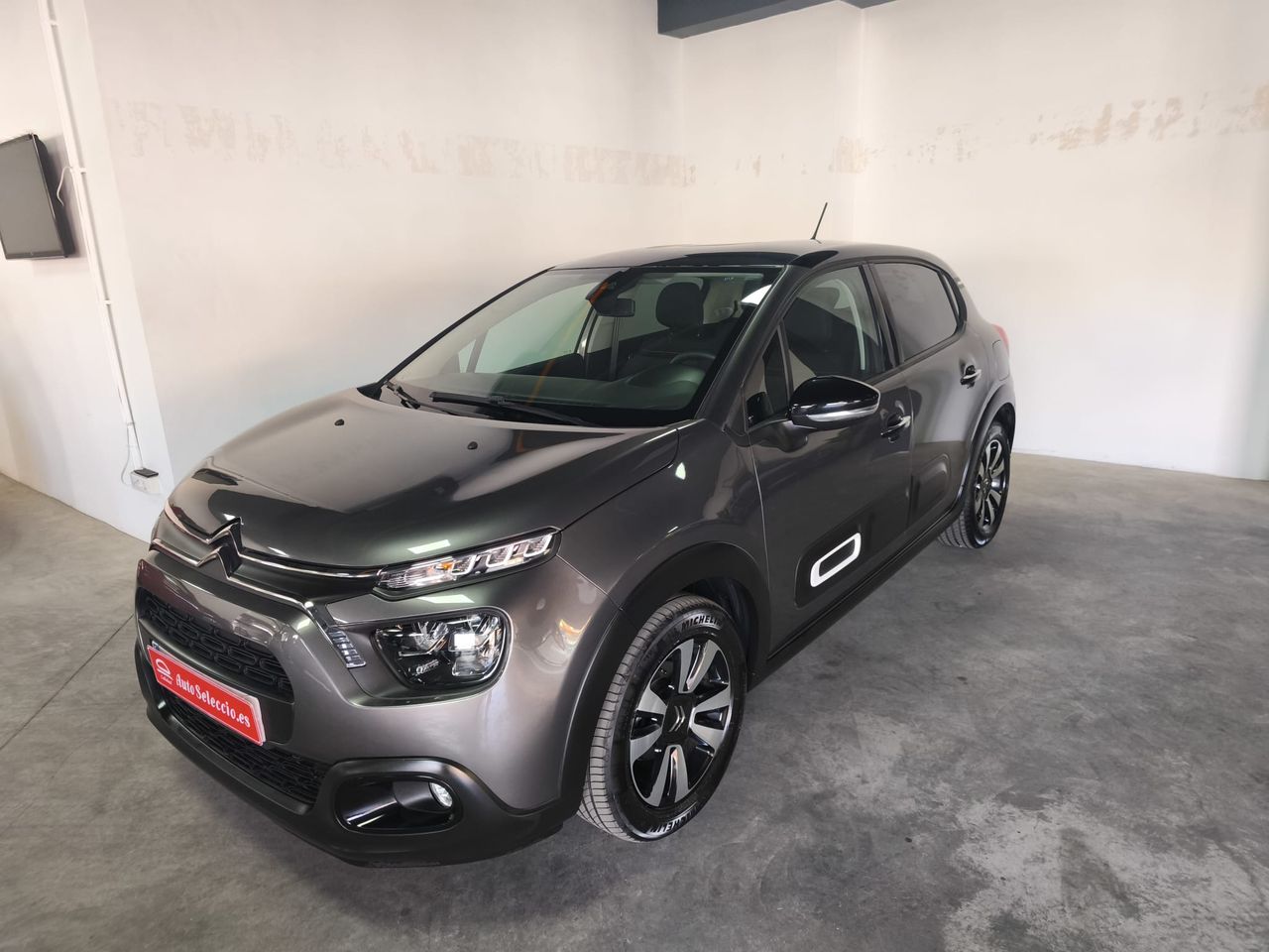 Citroën C3 PureTech 60KW (83CV) Shine SOLO 3.194KM!!!  - Foto 1
