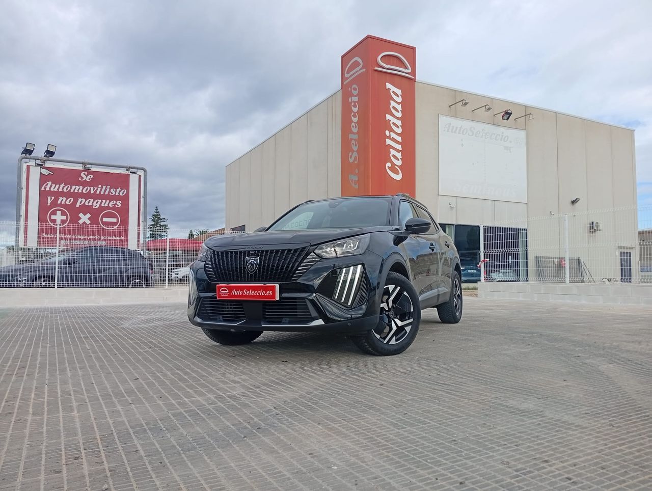 Peugeot 2008 N2008 Allure Hybrid 145 eDCS6 NEGRO  - Foto 1