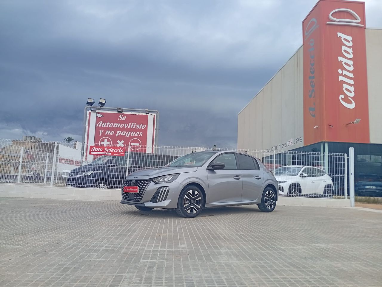 Peugeot 208 Allure Gasolina 100  - Foto 1