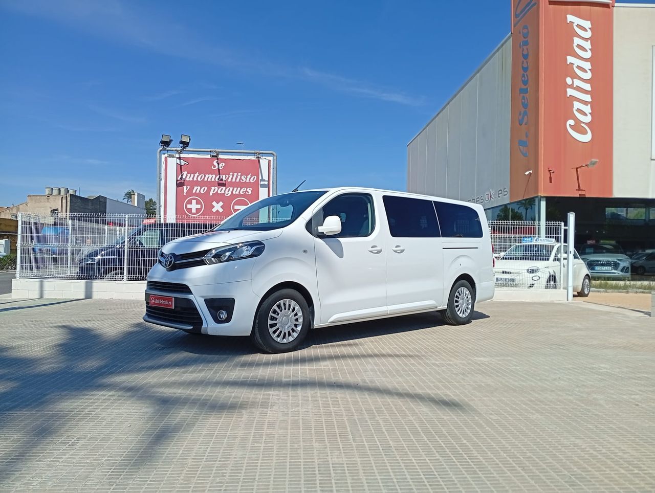 Toyota Proace 1.5D 120CV SHUTTLE 2PL 2PT L2  - Foto 1