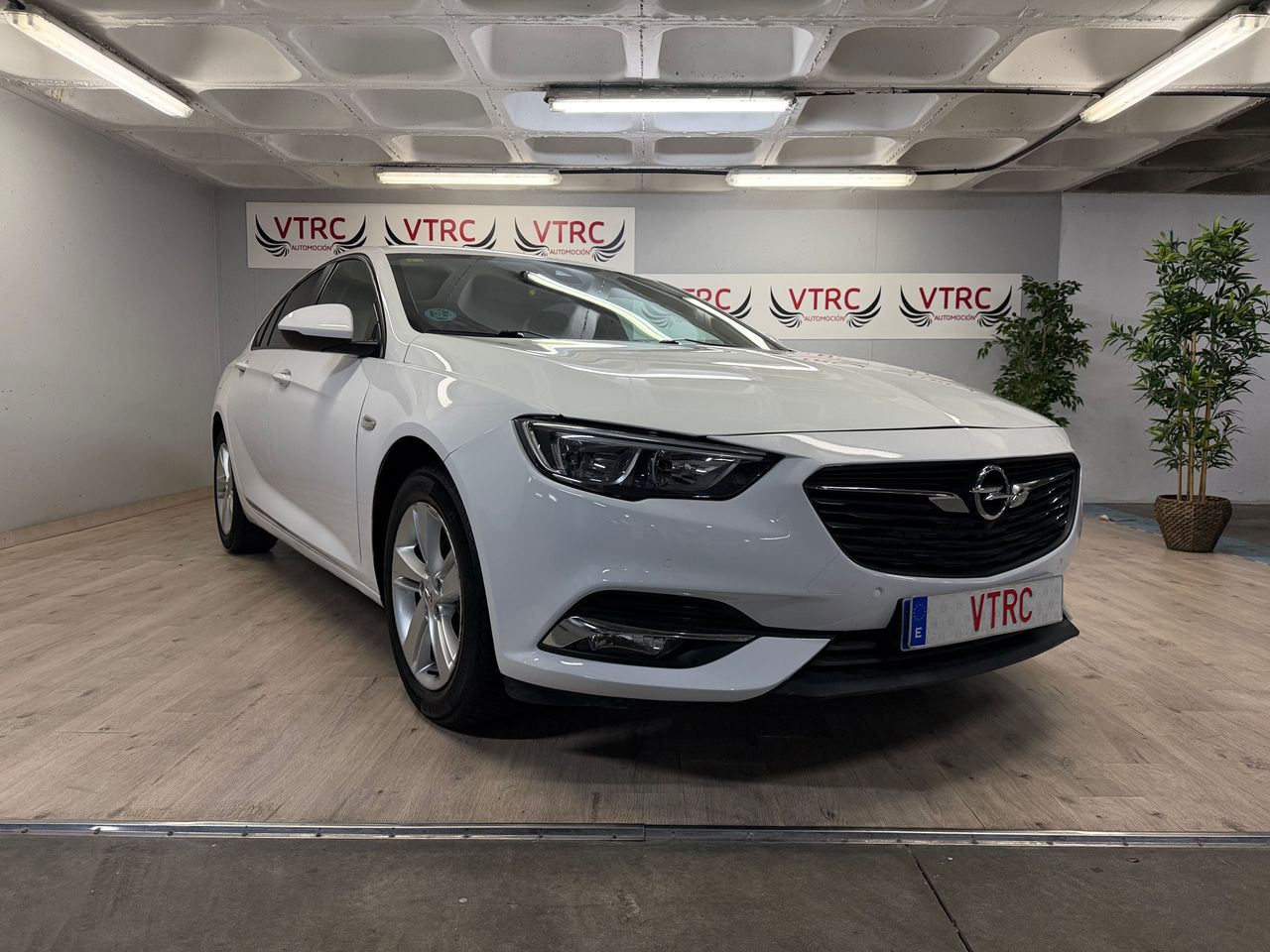 Opel Insignia  1.6CDTI S&S BUSINESS  - Foto 1