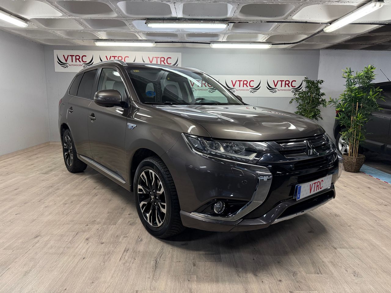 Mitsubishi Outlander plug-in híbrido OUTLANDER PHEV KAITEKI 4WD   - Foto 1