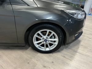 Ford Focus Berlina Sport 1.0 EcoBoost 125 CV Auto-Start-Stop - Foto 5