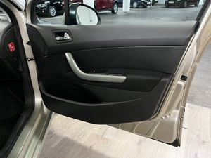 Peugeot 308 SW Confort 1.6 VTi 120 - Foto 7