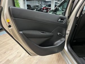 Peugeot 308 SW Confort 1.6 VTi 120 - Foto 17