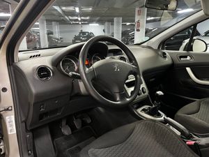 Peugeot 308 SW Confort 1.6 VTi 120 - Foto 21